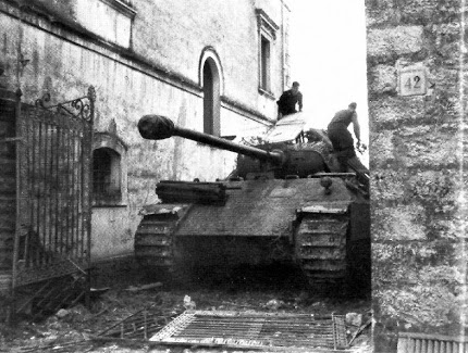 1943